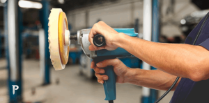 Usos criativos da furadeira para lixar, misturar tinta, polir, personalizar projetos DIY e remover ferrugem.