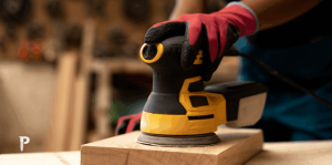 Lixadeira ideal para diferentes superfícies: orbital, de cinta e roto-orbital em ação.